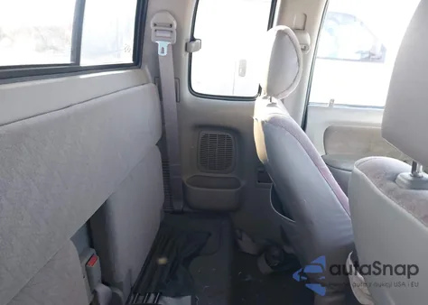 2001 Toyota Tacoma из США, поврежденный, VIN 5TEWM72N51Z748034